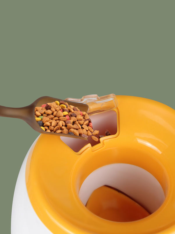 Pet Treat Dispenser Double Hole Tennis Throwing Food Reward Machine 900g