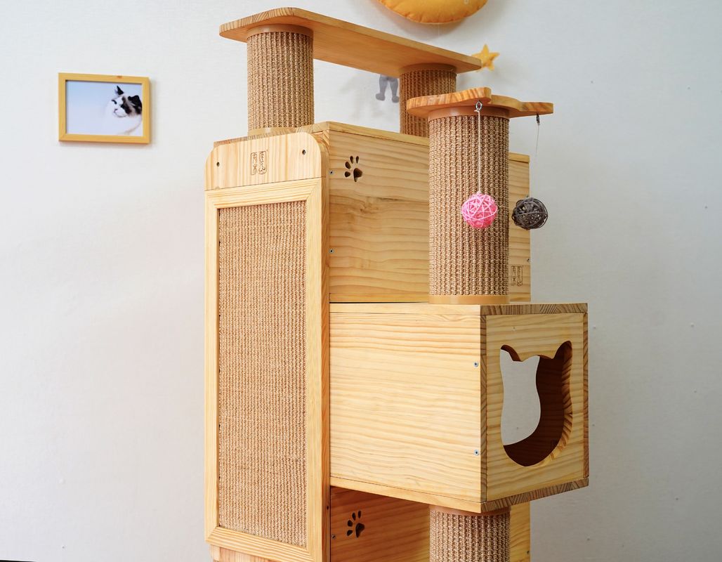 Safety Deluxe Cat Climbing Tree Tower