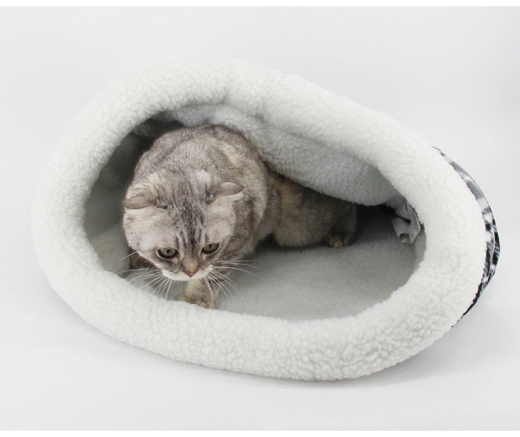 Outdoor And Indoor Cats Dogs Comfortable Pet Bed Lamb Plush Puppy Dog Sleeping Bag
